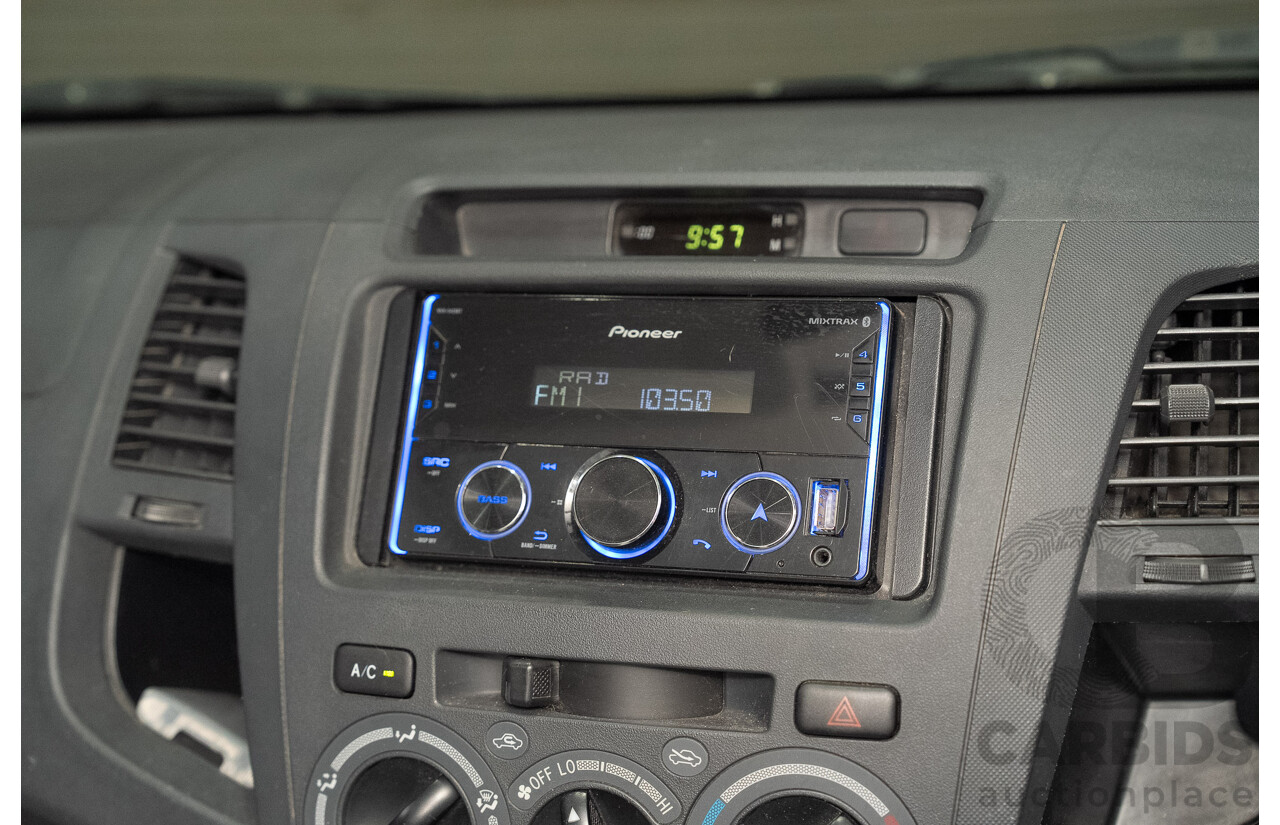 05/2008 Toyota Hilux SR GGN15R 07 UPGRADE X Cab P/Up White 4.0L