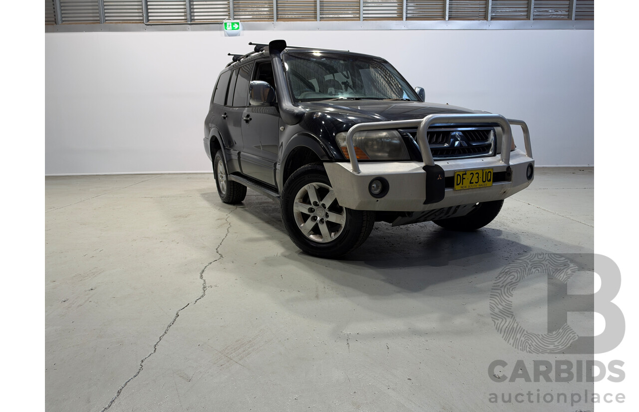 10/2005 Mitsubishi Pajero GLS LWB (4x4) NP MY06 4d Wagon Black 3.2L