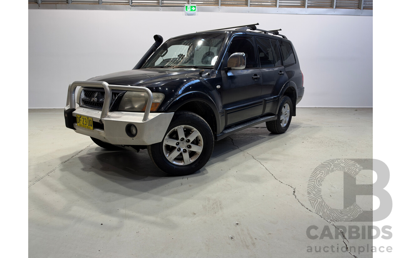 10/2005 Mitsubishi Pajero GLS LWB (4x4) NP MY06 4d Wagon Black 3.2L