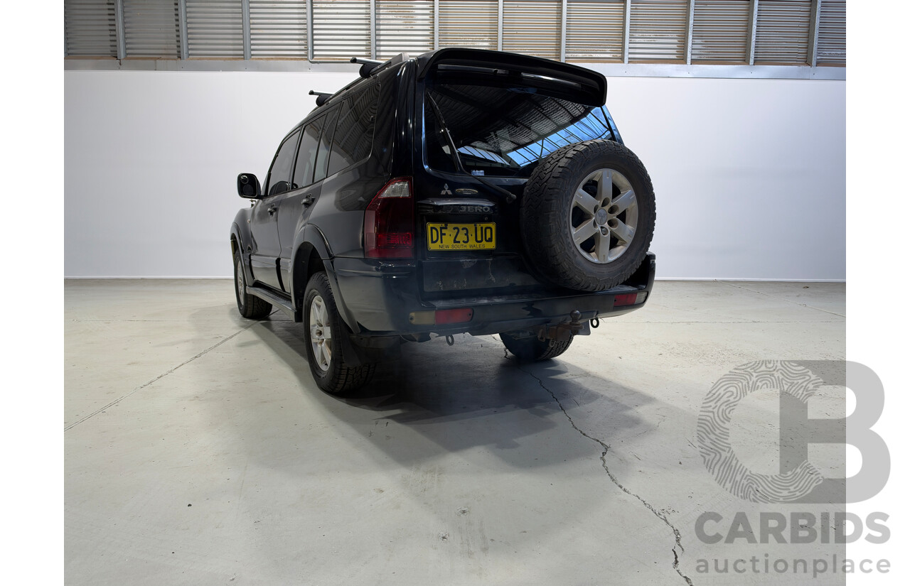 10/2005 Mitsubishi Pajero GLS LWB (4x4) NP MY06 4d Wagon Black 3.2L