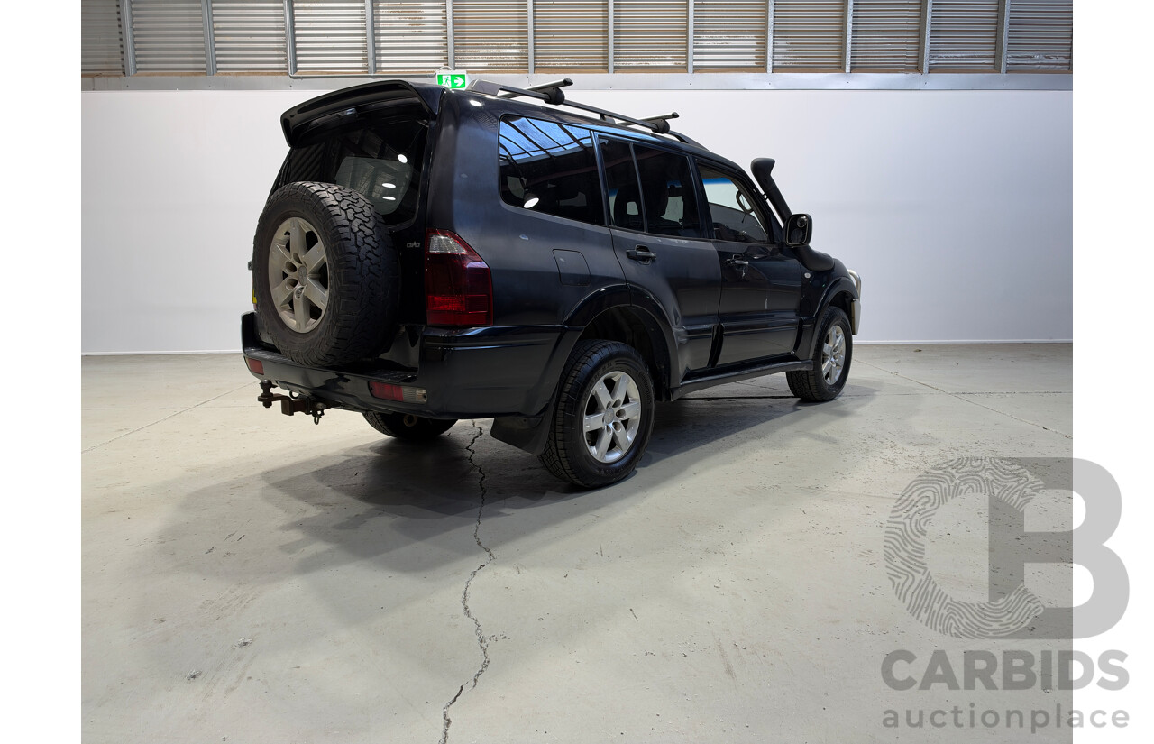 10/2005 Mitsubishi Pajero GLS LWB (4x4) NP MY06 4d Wagon Black 3.2L