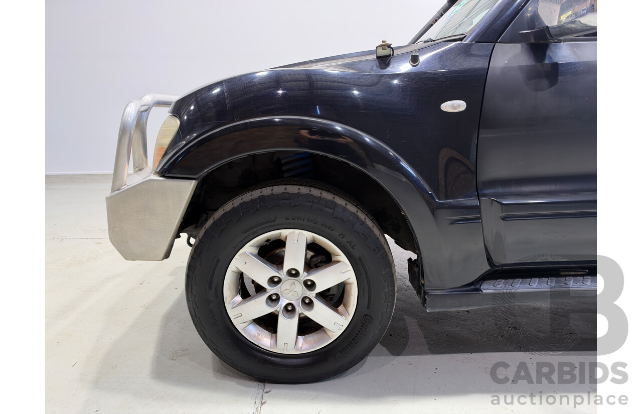 10/2005 Mitsubishi Pajero GLS LWB (4x4) NP MY06 4d Wagon Black 3.2L