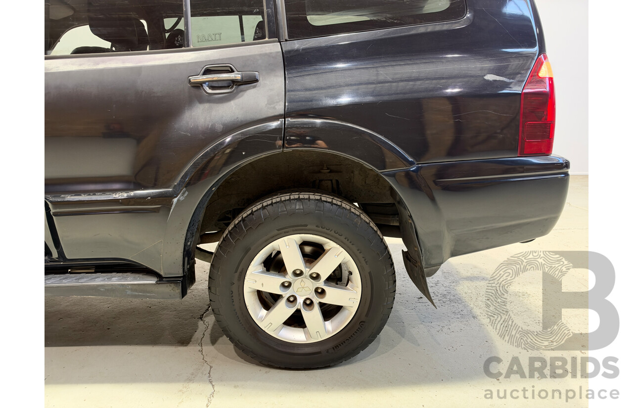 10/2005 Mitsubishi Pajero GLS LWB (4x4) NP MY06 4d Wagon Black 3.2L