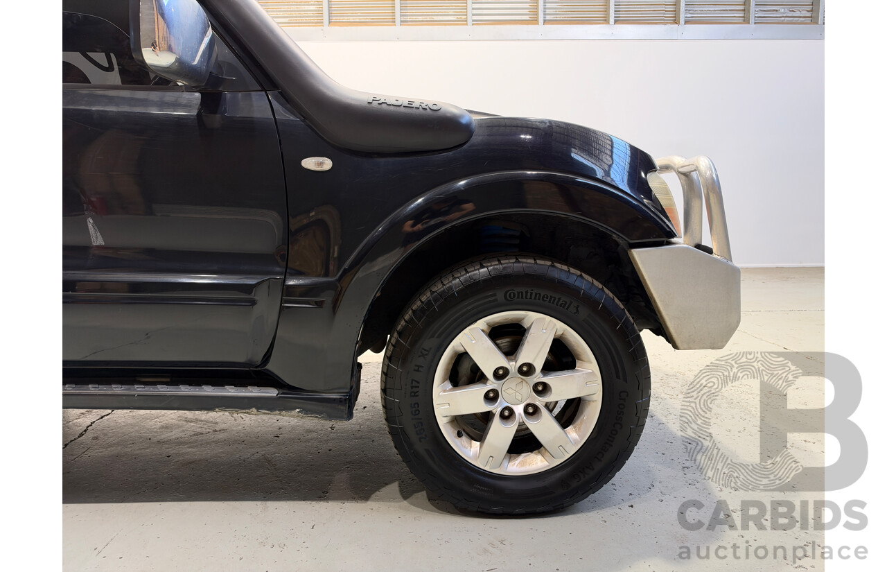 10/2005 Mitsubishi Pajero GLS LWB (4x4) NP MY06 4d Wagon Black 3.2L