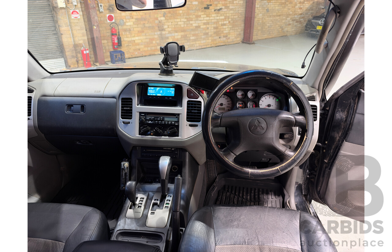 10/2005 Mitsubishi Pajero GLS LWB (4x4) NP MY06 4d Wagon Black 3.2L
