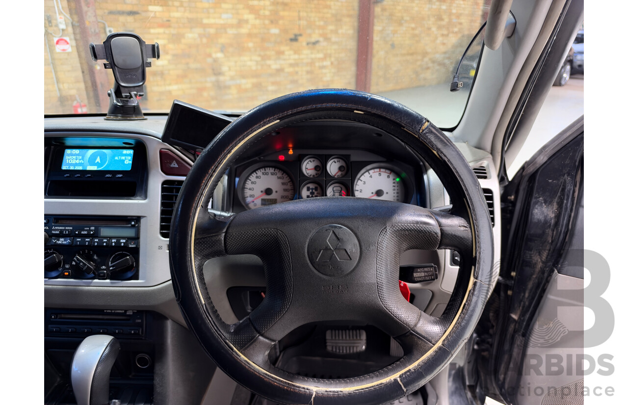 10/2005 Mitsubishi Pajero GLS LWB (4x4) NP MY06 4d Wagon Black 3.2L