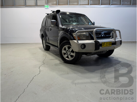 10/2005 Mitsubishi Pajero GLS LWB (4x4) NP MY06 4d Wagon Black 3.2L