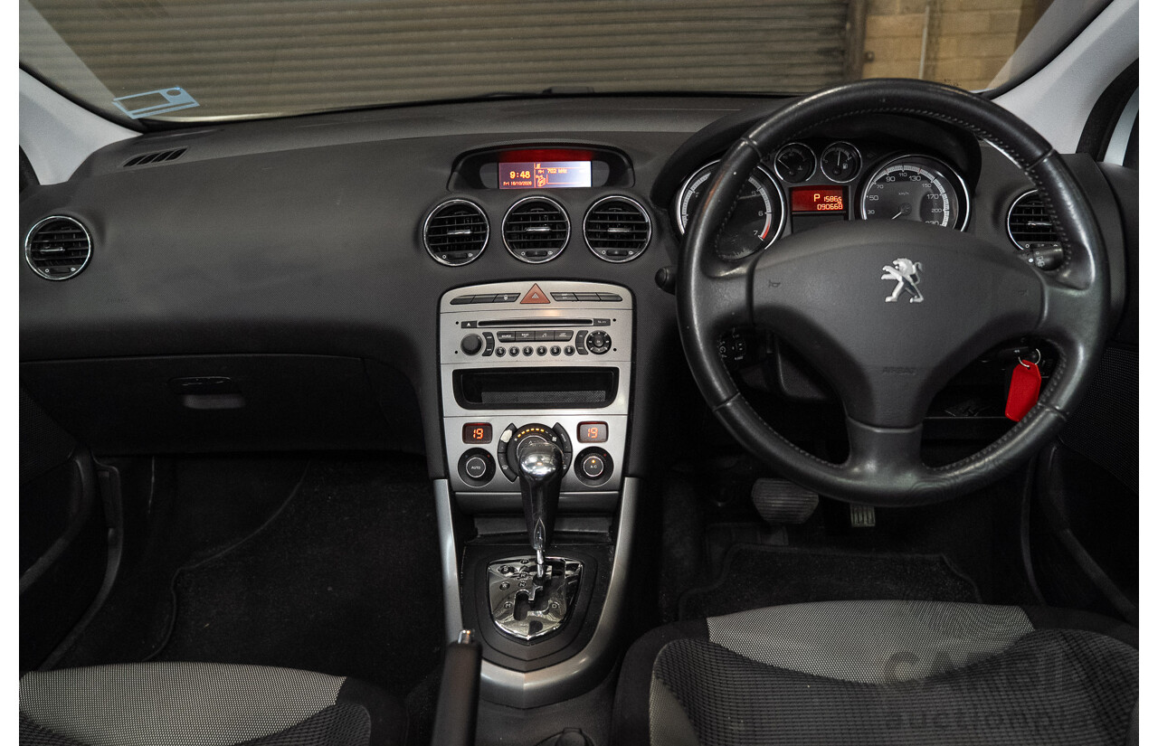 09/2011 Peugeot 308 Active Touring Turbo 4d Wagon Silver Turbo 1.6L - 7 Seater