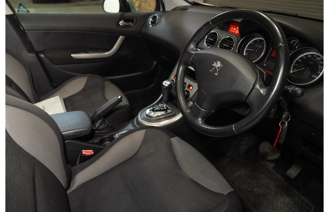 09/2011 Peugeot 308 Active Touring Turbo 4d Wagon Silver Turbo 1.6L - 7 Seater