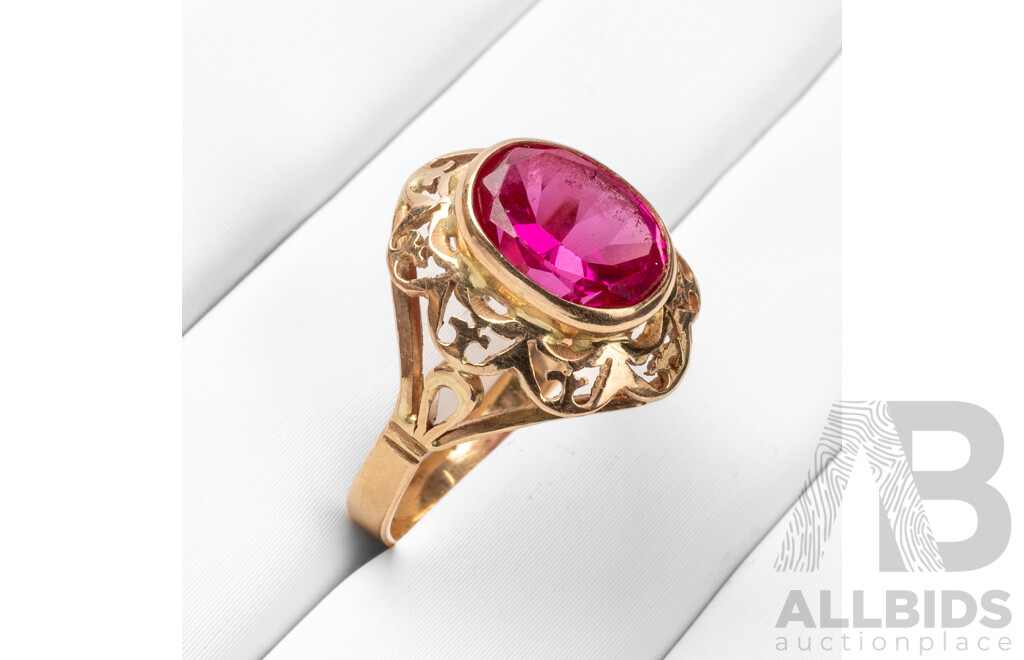 Vintage Ladies' 14ct Yellow Gold & Ruby Signet Ring - Size O.5