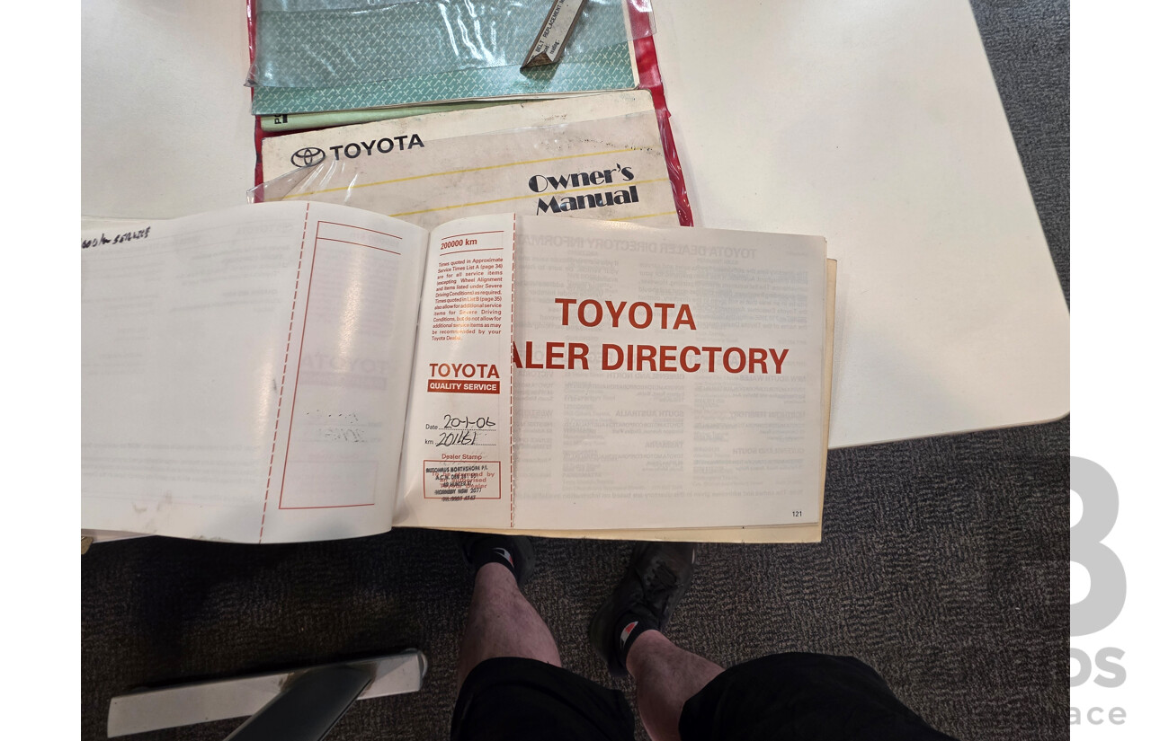 11/1995 Toyota Landcruiser DX (4x4) HZJ80R 4d Wagon White Diesel 4.2L