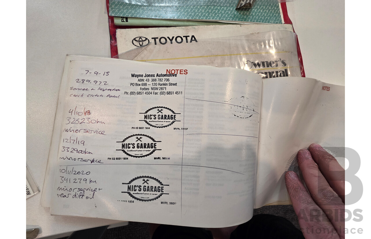11/1995 Toyota Landcruiser DX (4x4) HZJ80R 4d Wagon White Diesel 4.2L