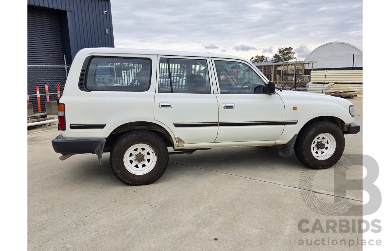 11/1995 Toyota Landcruiser DX (4x4) HZJ80R 4d Wagon White Diesel 4.2L