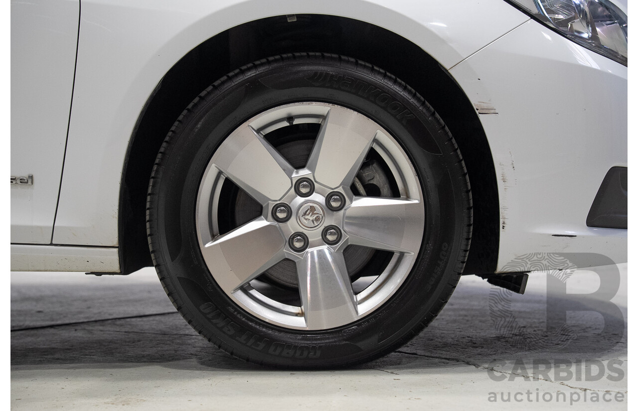 11/2014 Holden Malibu CD EM 4d Sedan Summit White Turbo Diesel 2.0L