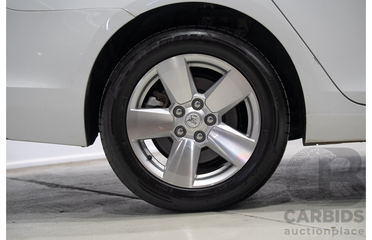 11/2014 Holden Malibu CD EM 4d Sedan Summit White Turbo Diesel 2.0L