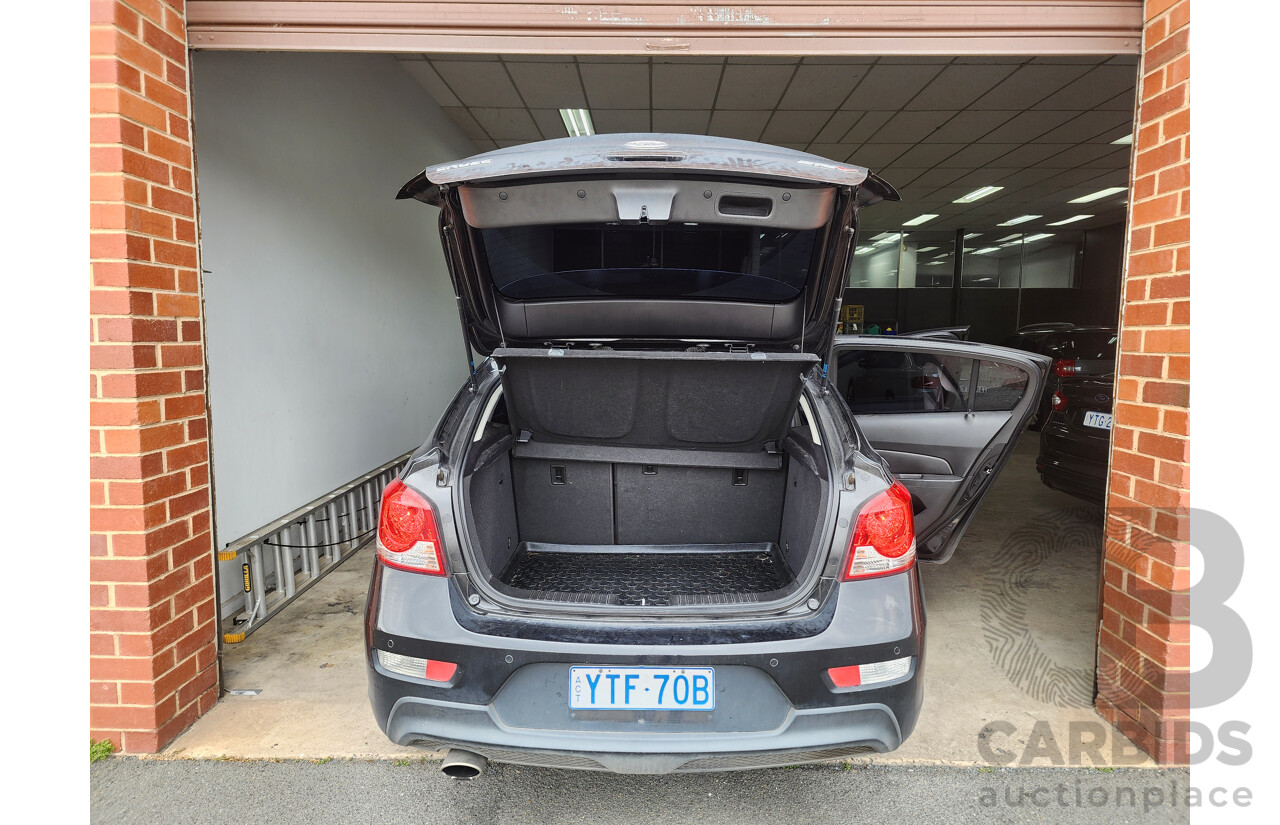 02/2015 Holden Cruze SRi V JH MY15 5d Hatchback Black 1.6L