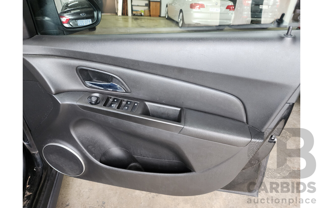 02/2015 Holden Cruze SRi V JH MY15 5d Hatchback Black 1.6L