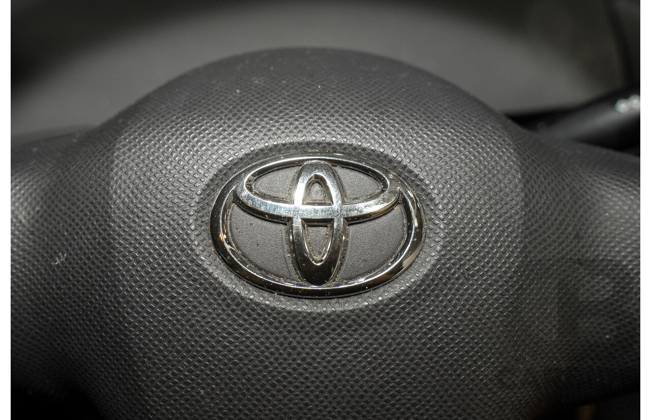 02/2011 Toyota Yaris YR NCP90R 10 Upgrade 5d Hatchback Black 1.3L