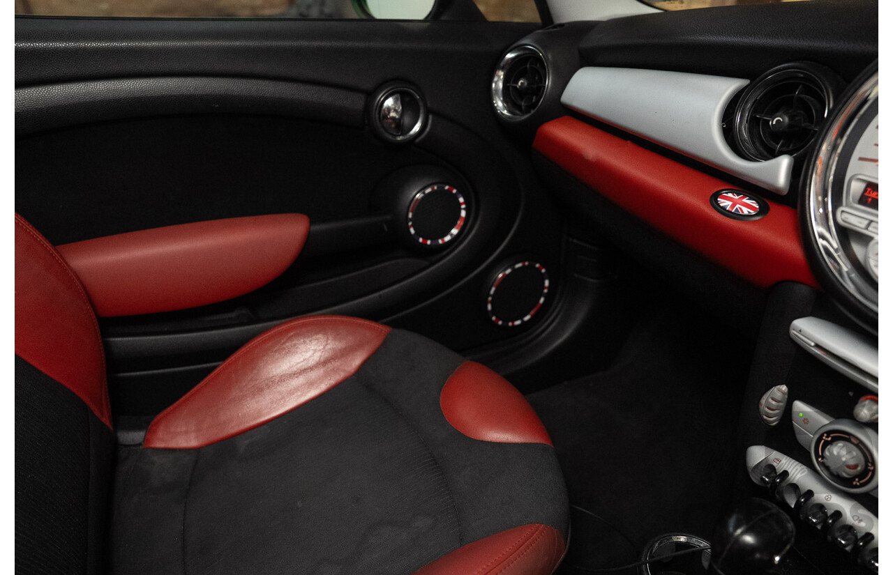 05/2007 Mini Cooper R56 2d Hatchback Red 1.6L