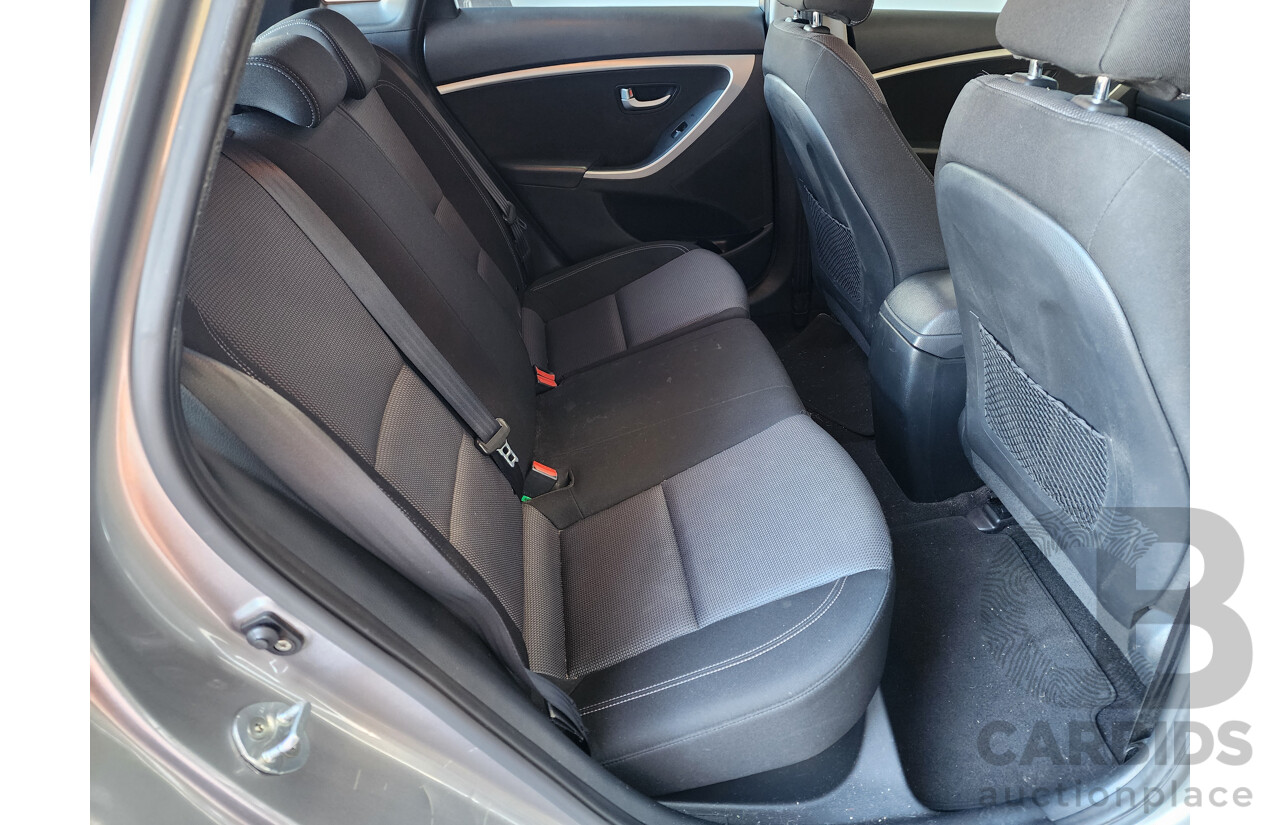 06/2015 Hyundai i30 SR GD3 SERIES 2 5d Hatchback Silver 2.0L