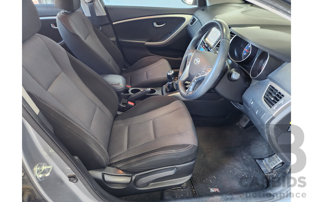 06/2015 Hyundai i30 SR GD3 SERIES 2 5d Hatchback Silver 2.0L