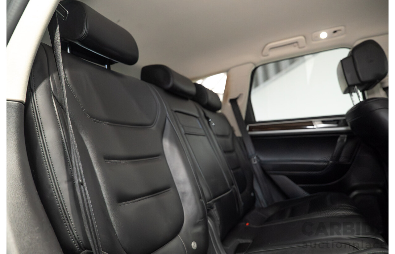 09/2015 Volkswagen Touareg V6 TDI (AWD) 7P MY16 4d Wagon Canyon Grey Turbo Diesel 3.0L