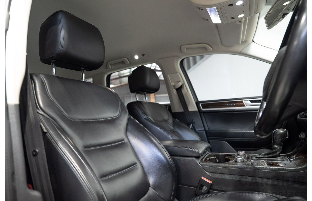 09/2015 Volkswagen Touareg V6 TDI (AWD) 7P MY16 4d Wagon Canyon Grey Turbo Diesel 3.0L