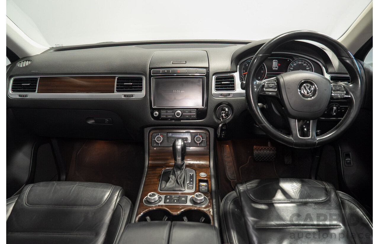 09/2015 Volkswagen Touareg V6 TDI (AWD) 7P MY16 4d Wagon Canyon Grey Turbo Diesel 3.0L