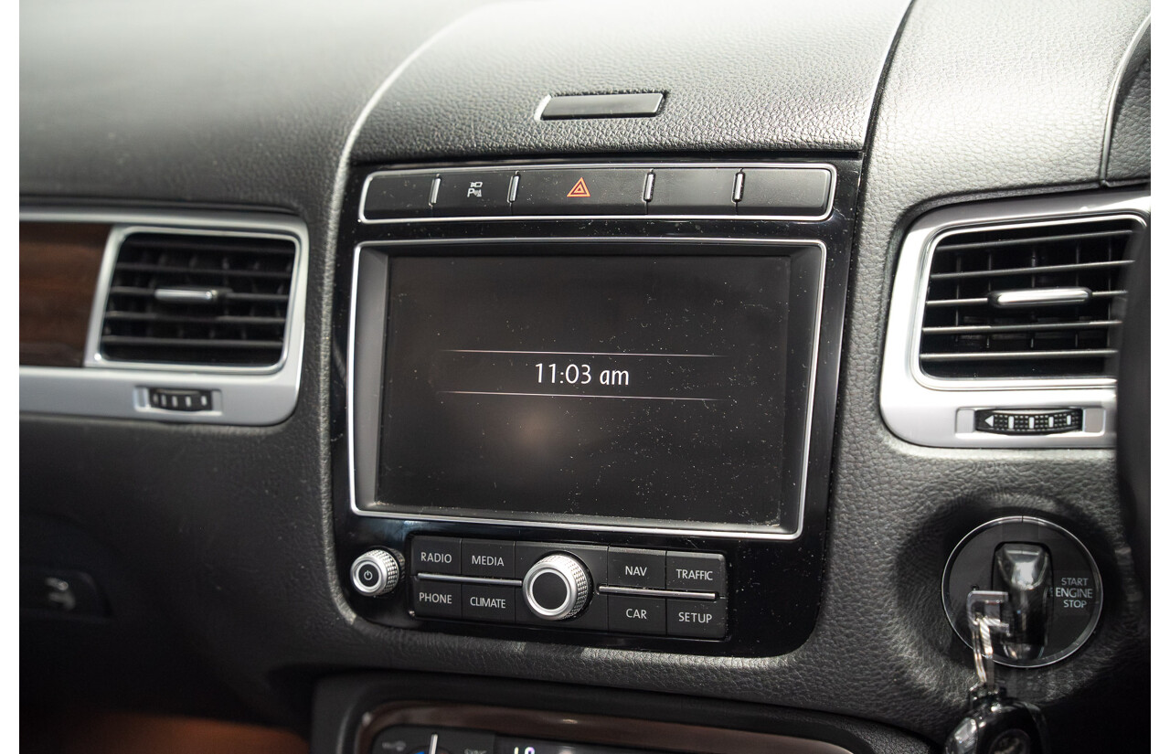 09/2015 Volkswagen Touareg V6 TDI (AWD) 7P MY16 4d Wagon Canyon Grey Turbo Diesel 3.0L