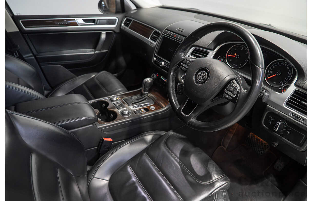 09/2015 Volkswagen Touareg V6 TDI (AWD) 7P MY16 4d Wagon Canyon Grey Turbo Diesel 3.0L