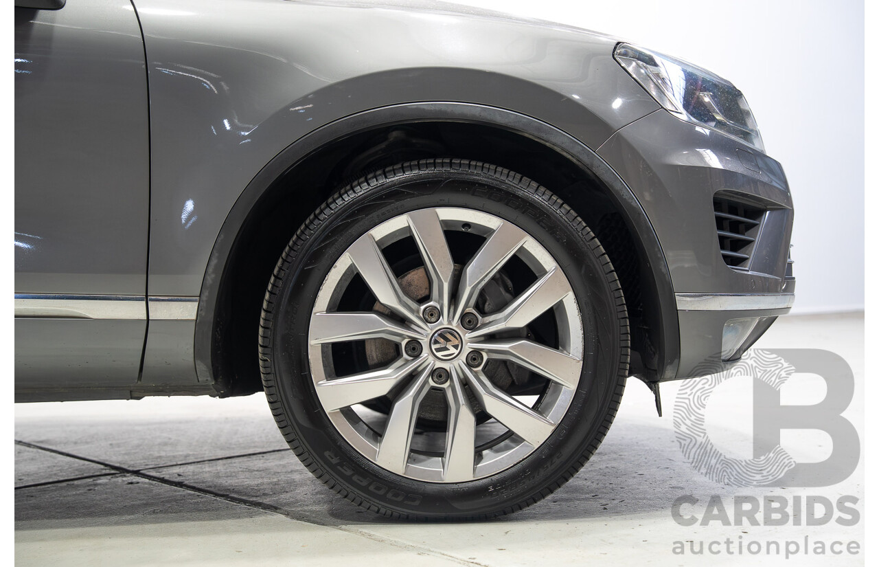 09/2015 Volkswagen Touareg V6 TDI (AWD) 7P MY16 4d Wagon Canyon Grey Turbo Diesel 3.0L