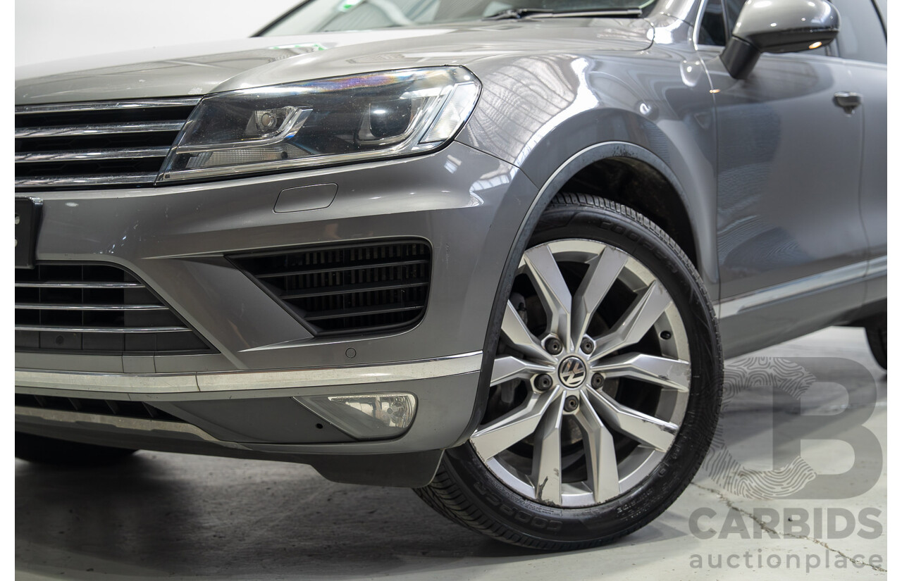 09/2015 Volkswagen Touareg V6 TDI (AWD) 7P MY16 4d Wagon Canyon Grey Turbo Diesel 3.0L