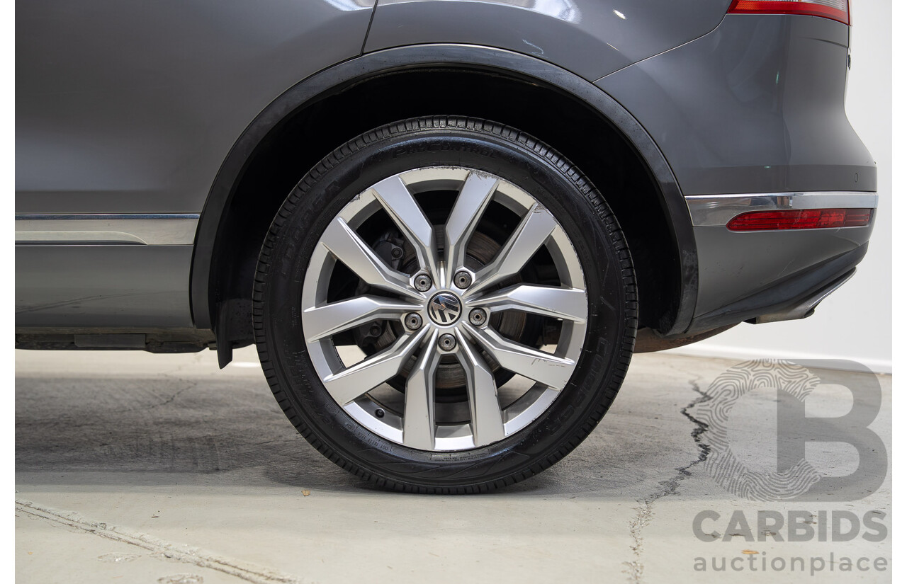09/2015 Volkswagen Touareg V6 TDI (AWD) 7P MY16 4d Wagon Canyon Grey Turbo Diesel 3.0L
