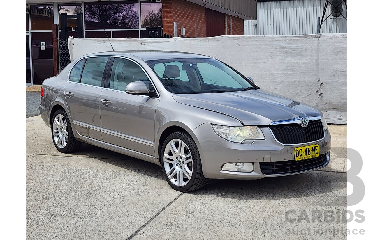 05/2009 Skoda Superb 3.6 FSI Elegance 3T 5d Hatchback Beige 3.6L