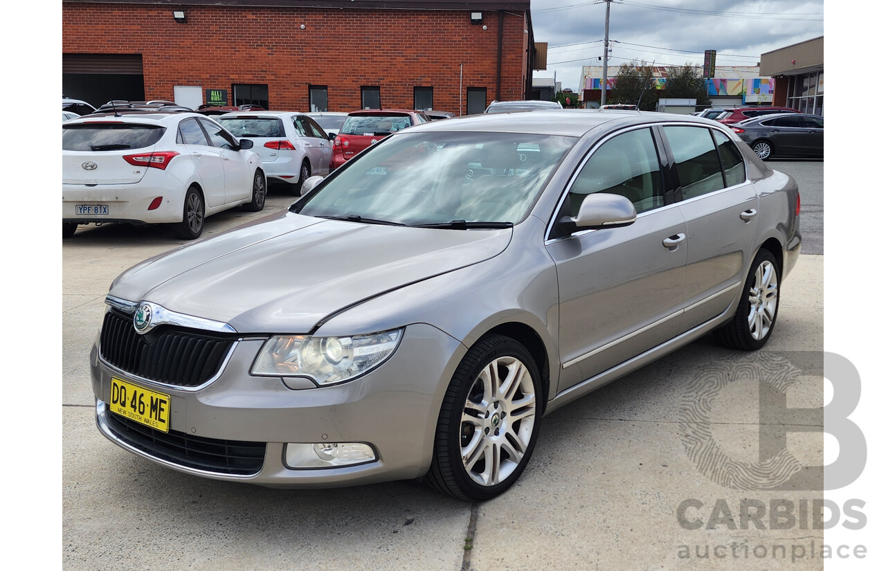05/2009 Skoda Superb 3.6 FSI Elegance 3T 5d Hatchback Beige 3.6L
