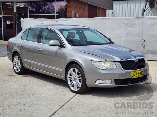 05/2009 Skoda Superb 3.6 FSI Elegance 3T 5d Hatchback Beige 3.6L