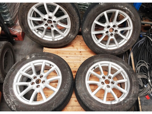 Audi Q5 18-Inch 8 Alloy Rim Set with Tyres