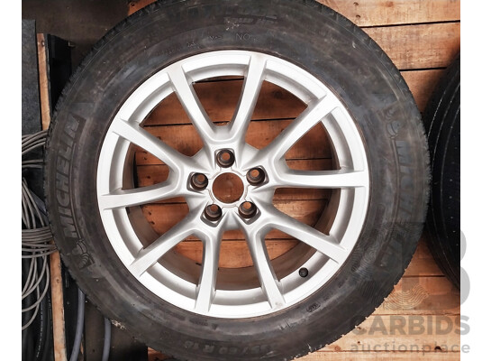 Audi Q5 18-Inch 8 Alloy Rim Set with Tyres