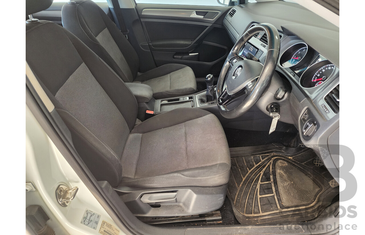 04/2014 Volkswagen Golf 90 TSI AU MY14 5d Hatchback White 1.4L