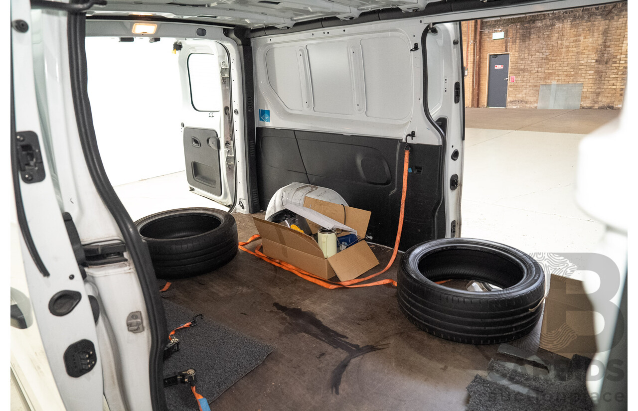 05/2019 Renault Trafic LWB Low X82 MY17 Update 4d Van White 1.6L