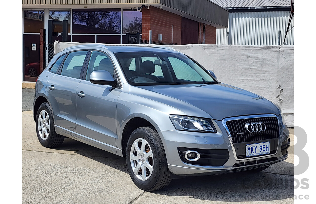 01/2010 Audi Q5 2.0 TFSI Quattro 8R MY10 4d Wagon Silver 2.0L