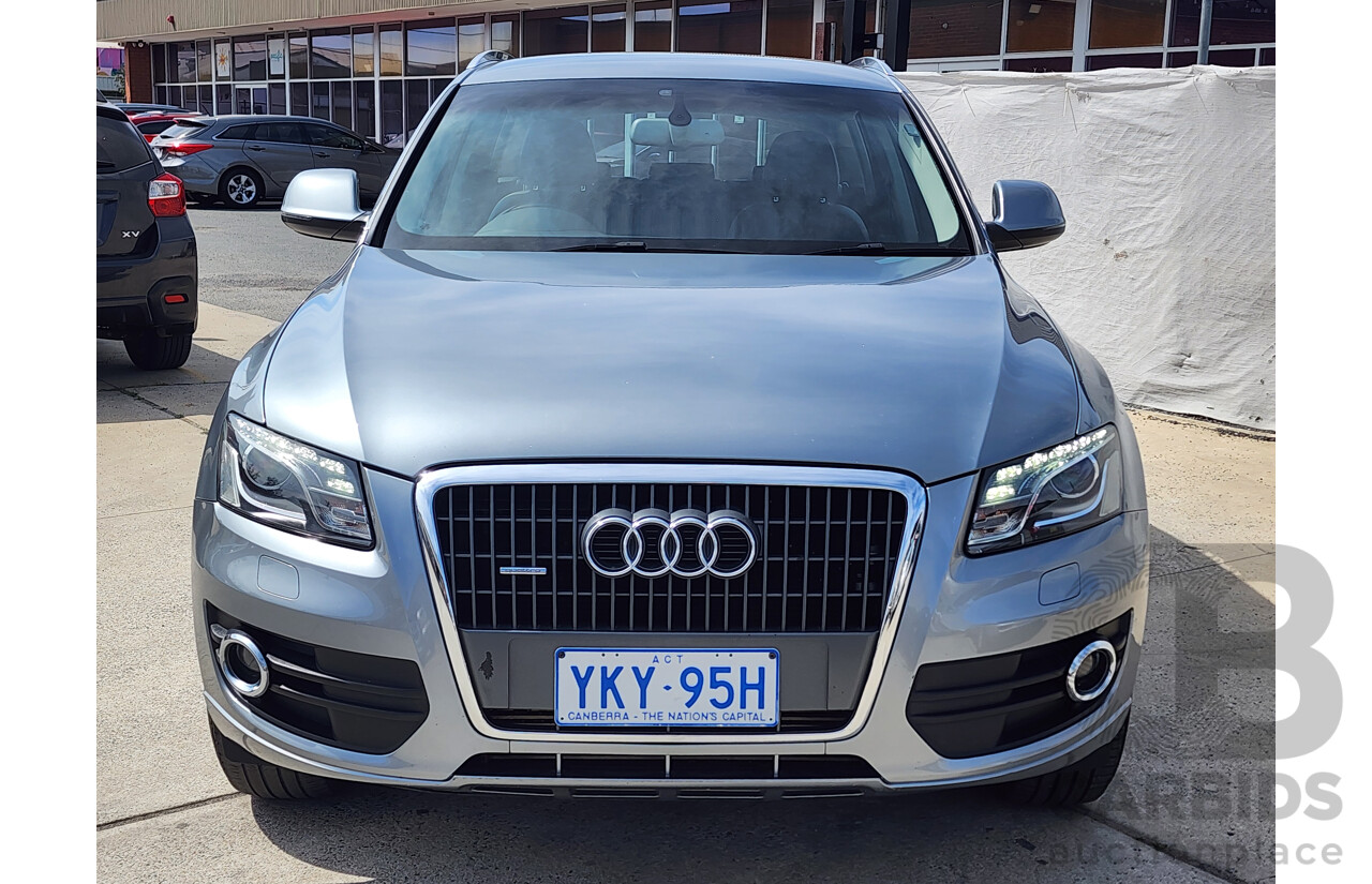 01/2010 Audi Q5 2.0 TFSI Quattro 8R MY10 4d Wagon Silver 2.0L