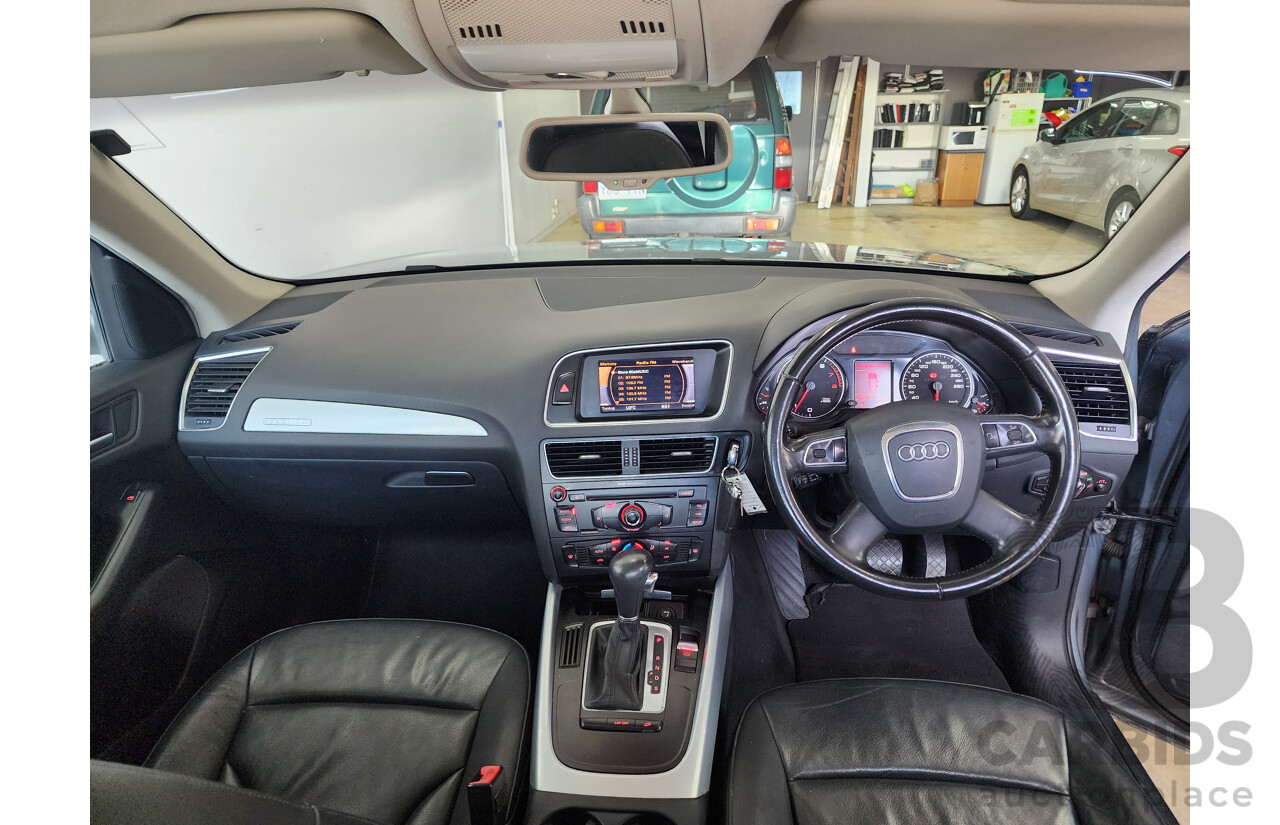 01/2010 Audi Q5 2.0 TFSI Quattro 8R MY10 4d Wagon Silver 2.0L