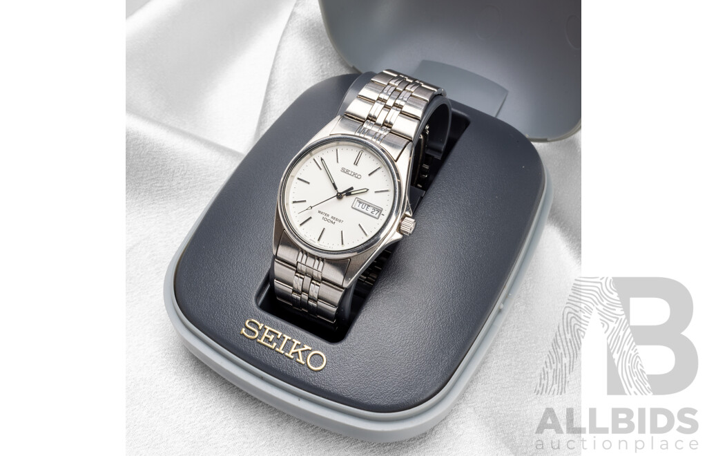 Vintage Seiko Analog Quartz Watch - Model: 7N43-8320