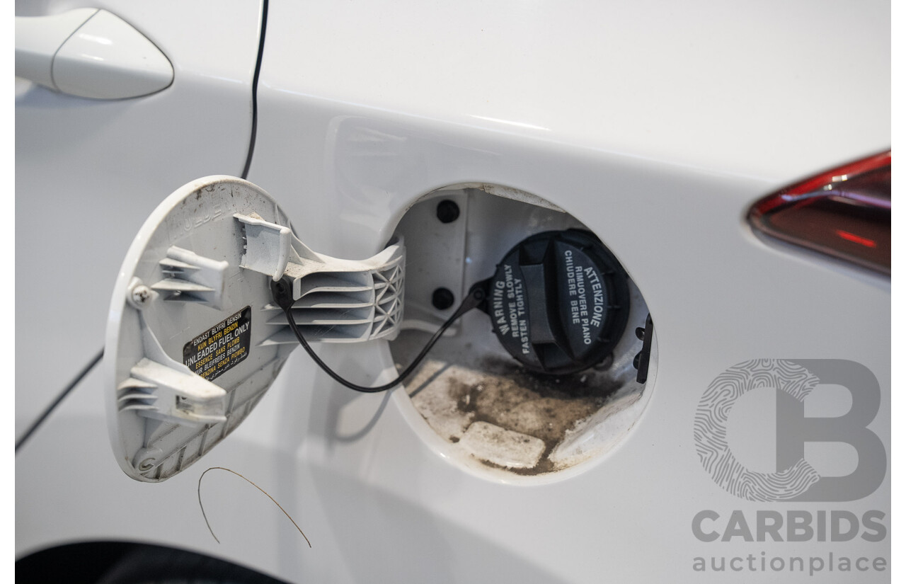 07/2015 Hyundai Elantra (MD3) SE 4d Sedan White 1.8L