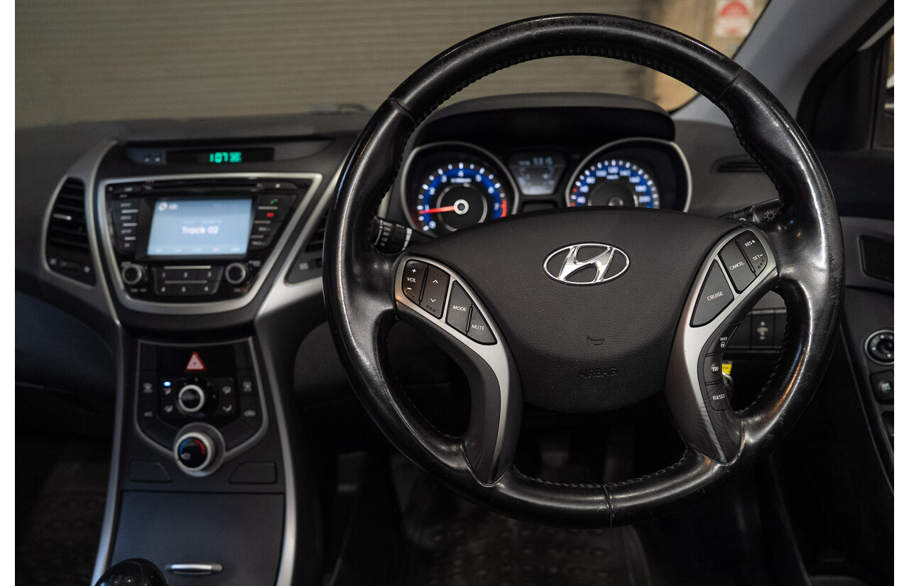 07/2015 Hyundai Elantra (MD3) SE 4d Sedan White 1.8L