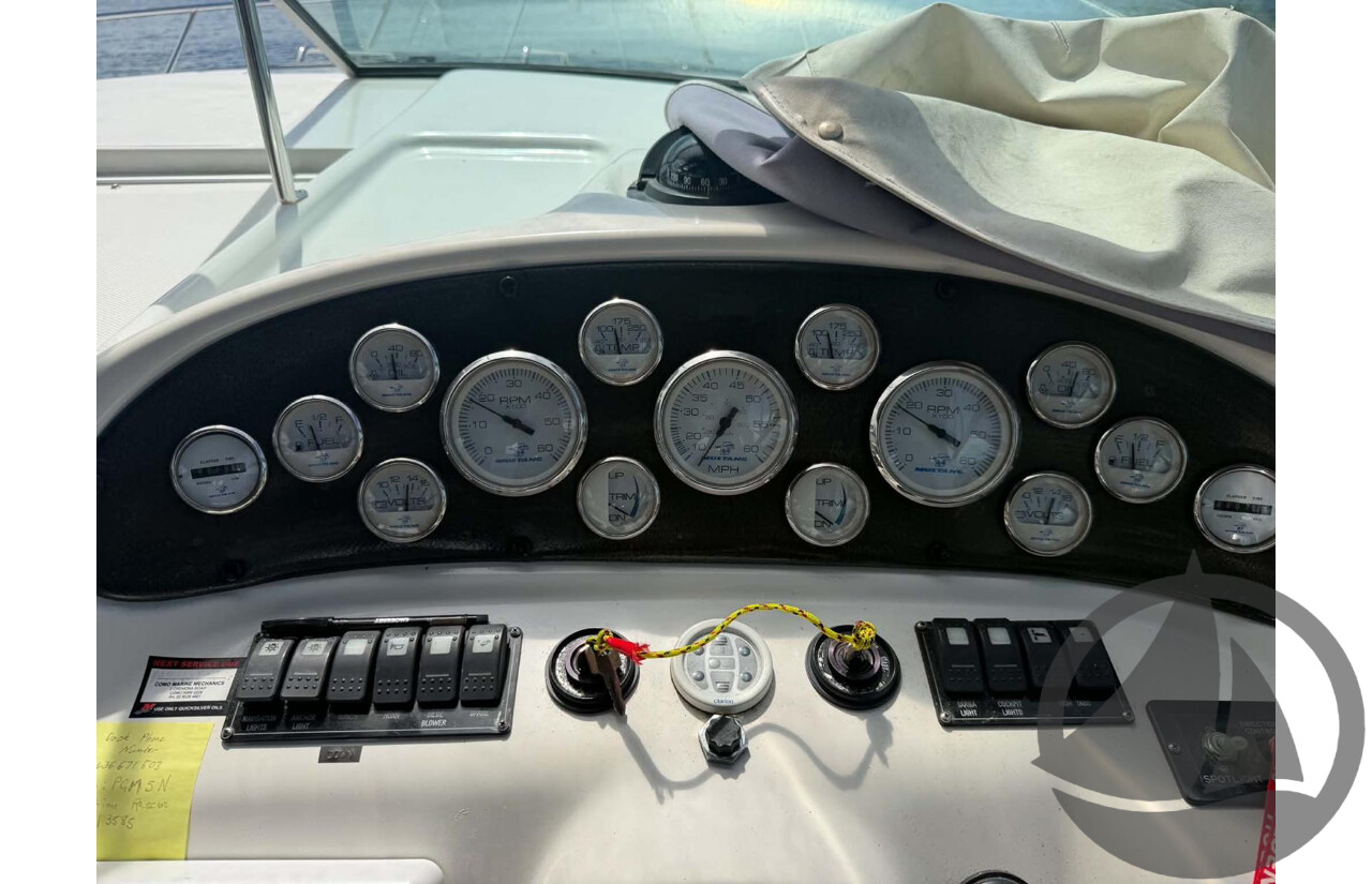 NO RESERVE | 2002 Mustang 3800 Sports Cruiser, Twin 350 Mercruiser MPi