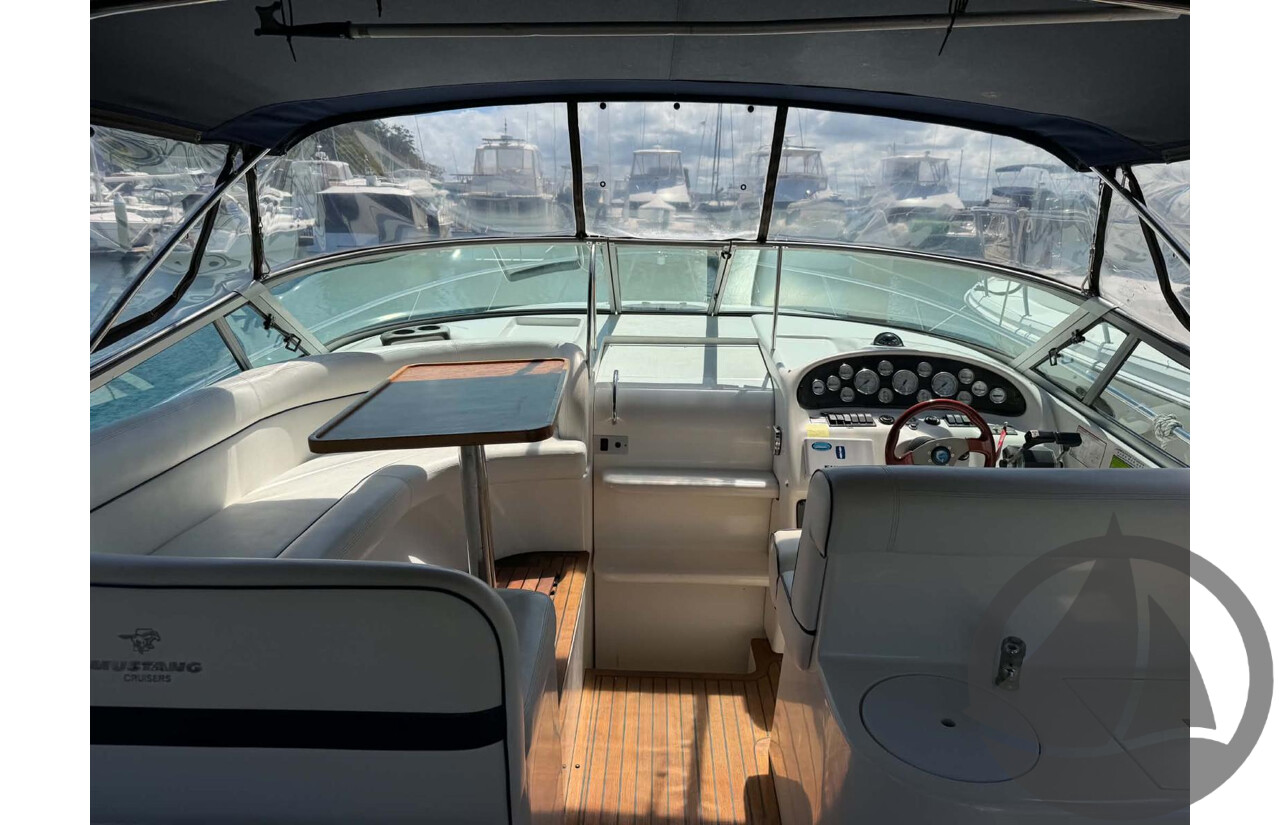 NO RESERVE | 2002 Mustang 3800 Sports Cruiser, Twin 350 Mercruiser MPi
