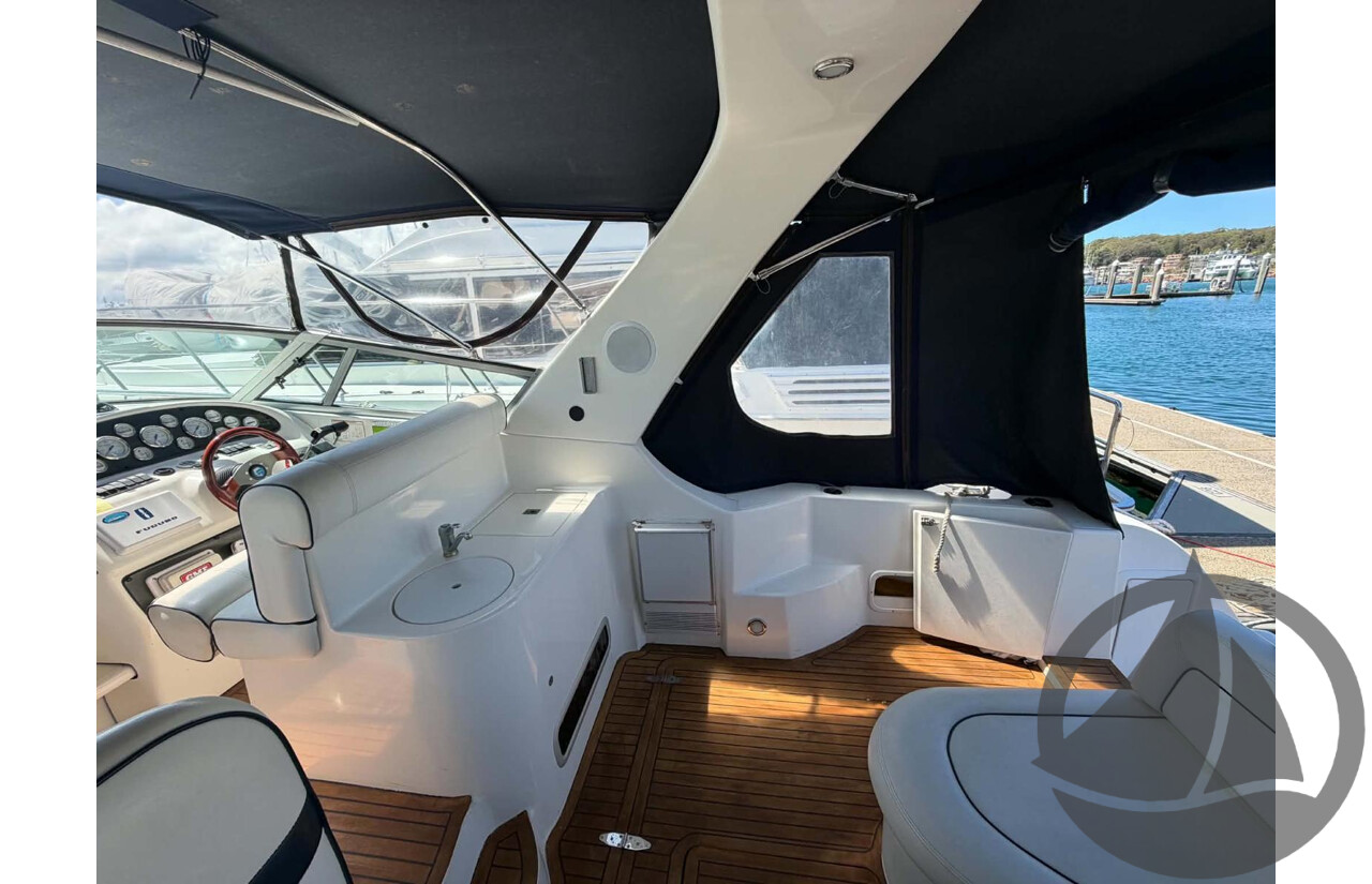 NO RESERVE | 2002 Mustang 3800 Sports Cruiser, Twin 350 Mercruiser MPi