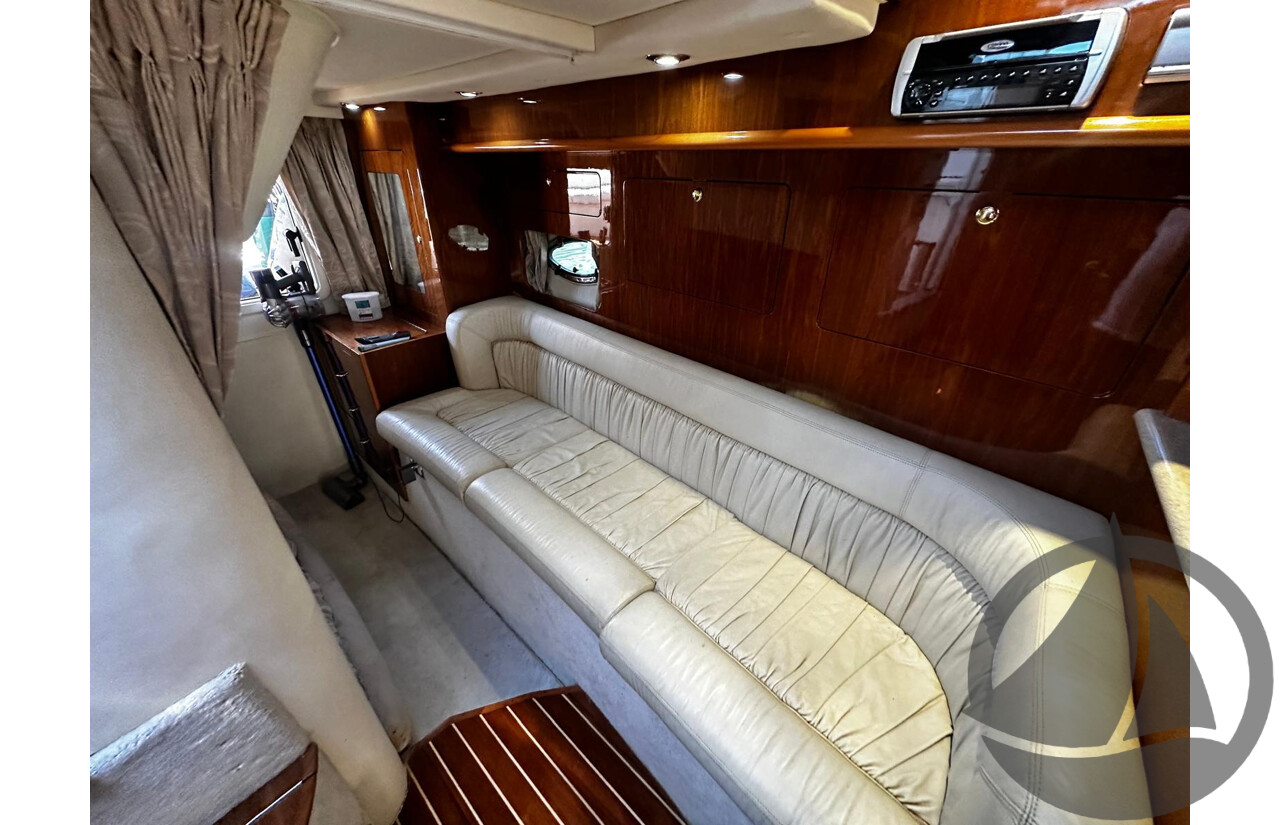 NO RESERVE | 2002 Mustang 3800 Sports Cruiser, Twin 350 Mercruiser MPi